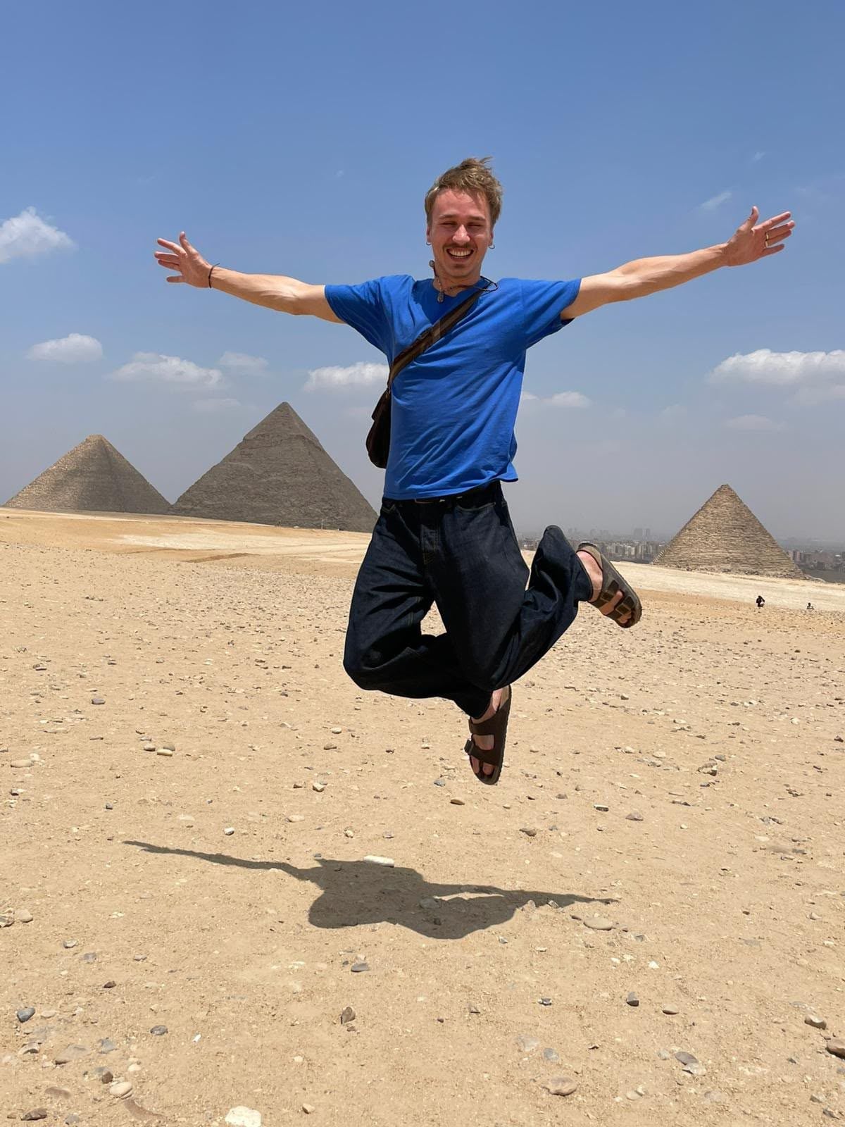 Happy Shots Pyramids Jump