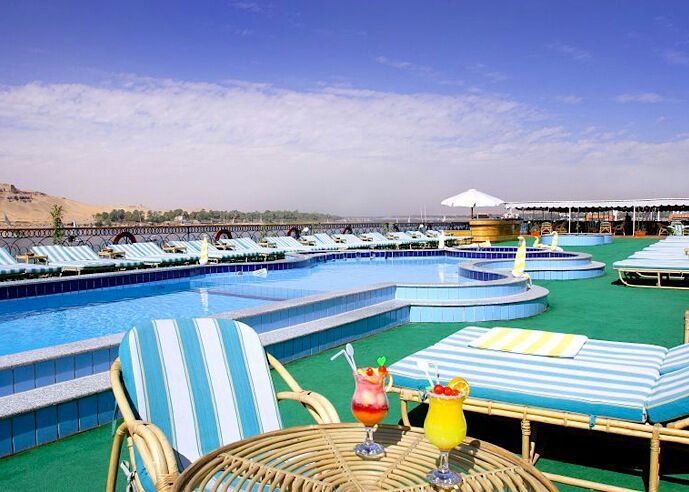 Cruise pool.