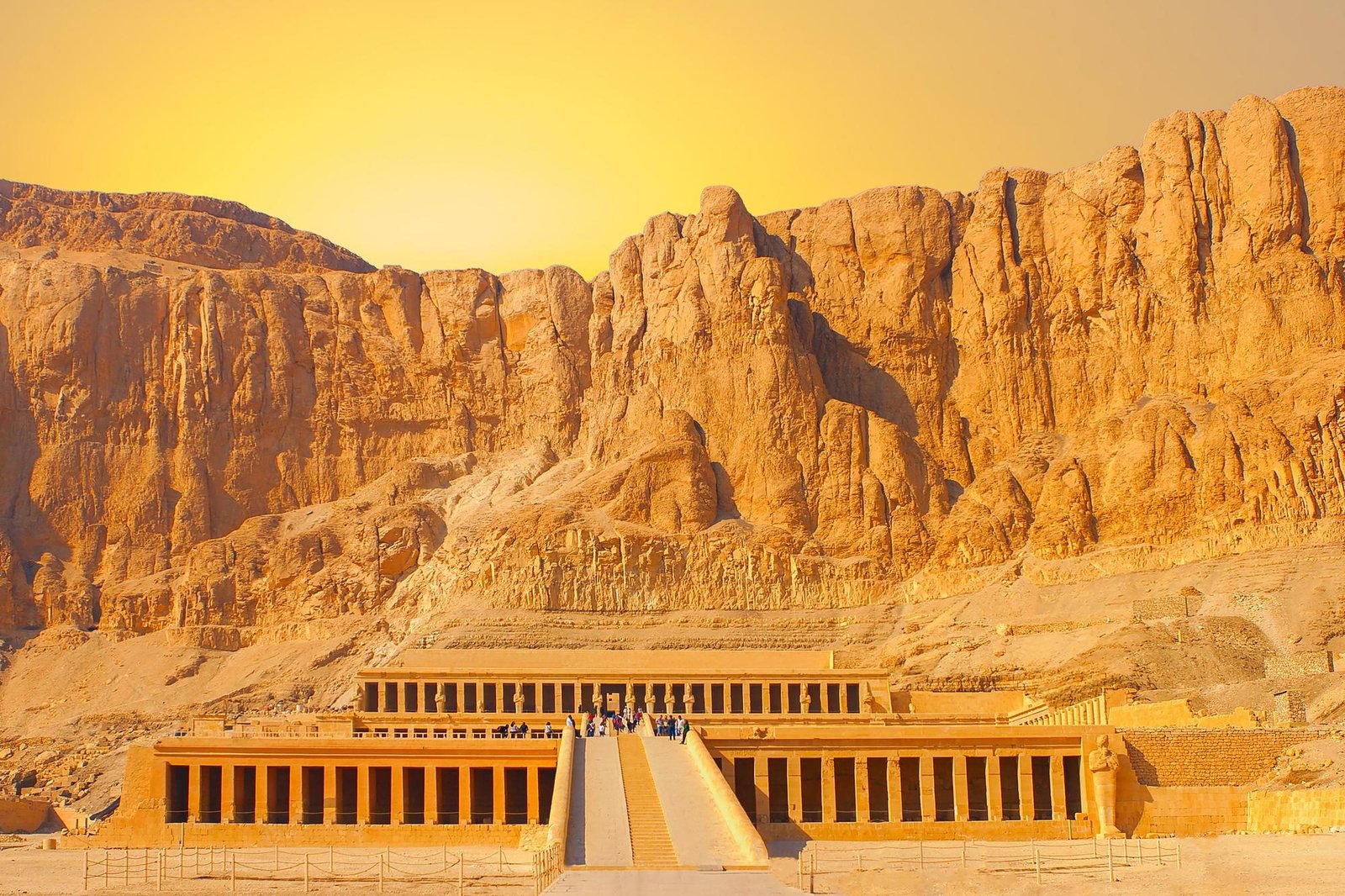 temple-queen-hatshepsut-view-temple-rock-egypt