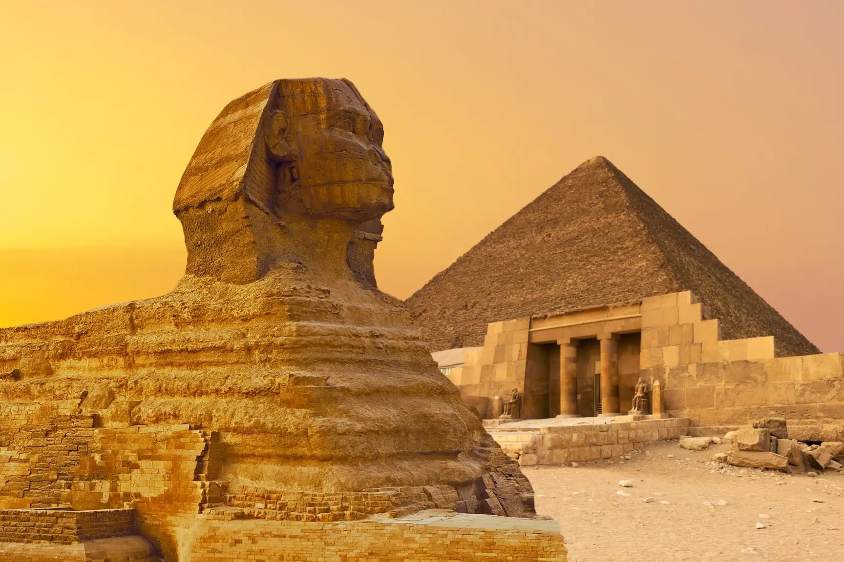 sphinx-against-backdrop-great-egyptian-pyramids