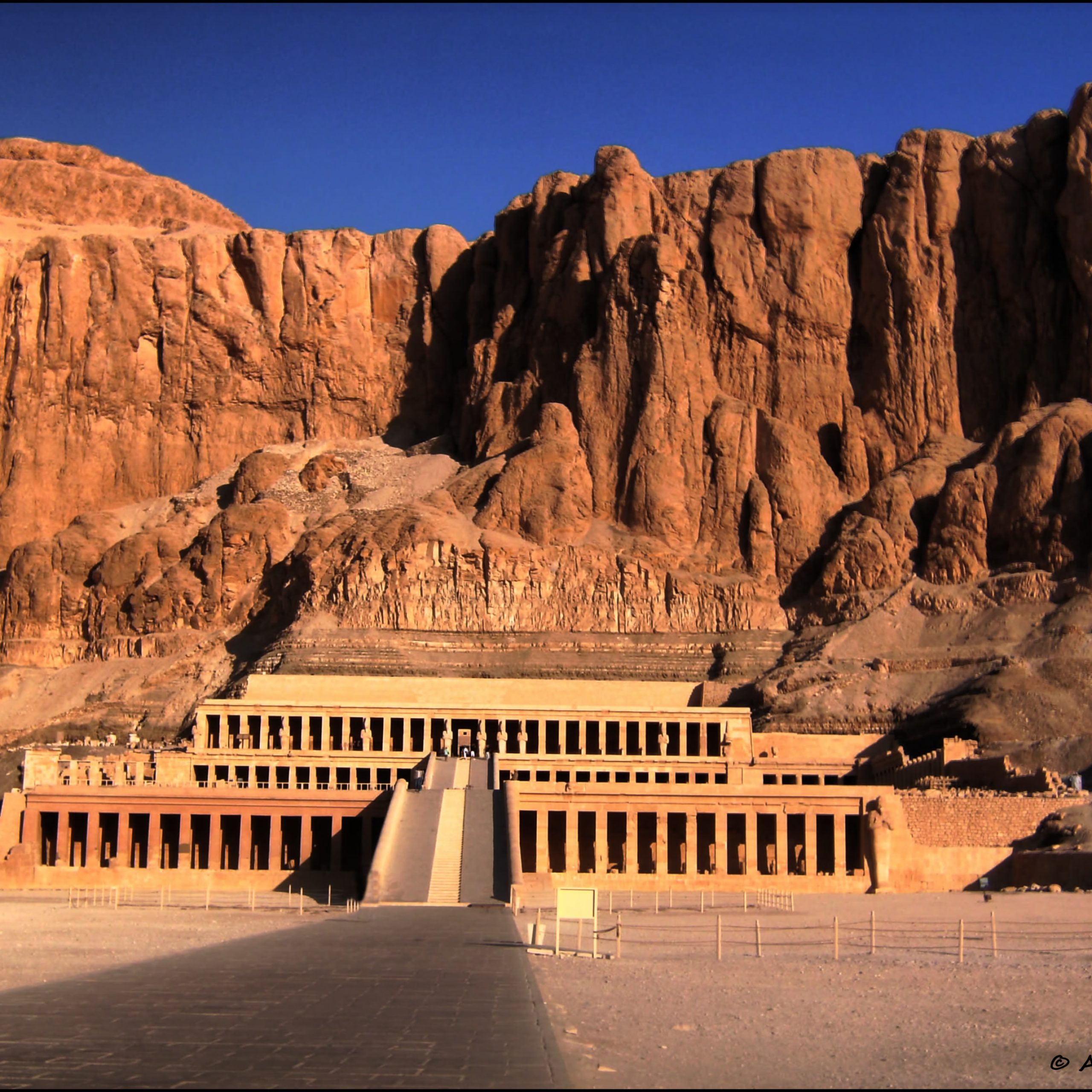 temple_of_hatshepsut_by_darkestsun