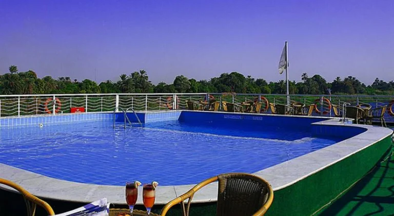 Luxury Nile Cruise: Dahabeya Nawara – Your Adventure Awaits!